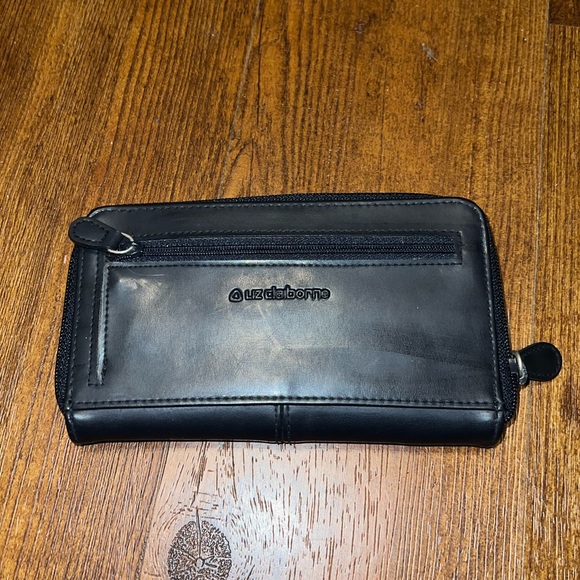 Liz Claiborne Vintage Black Leather Zipper Button Closure Wallet - Picture 2 of 7